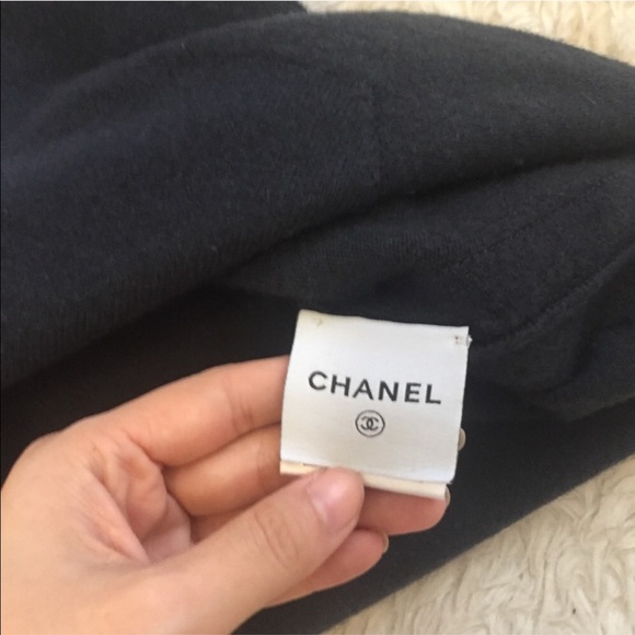 HOT ITEM Chanel 100% cashmere sweater dress - Picture 3 of 9